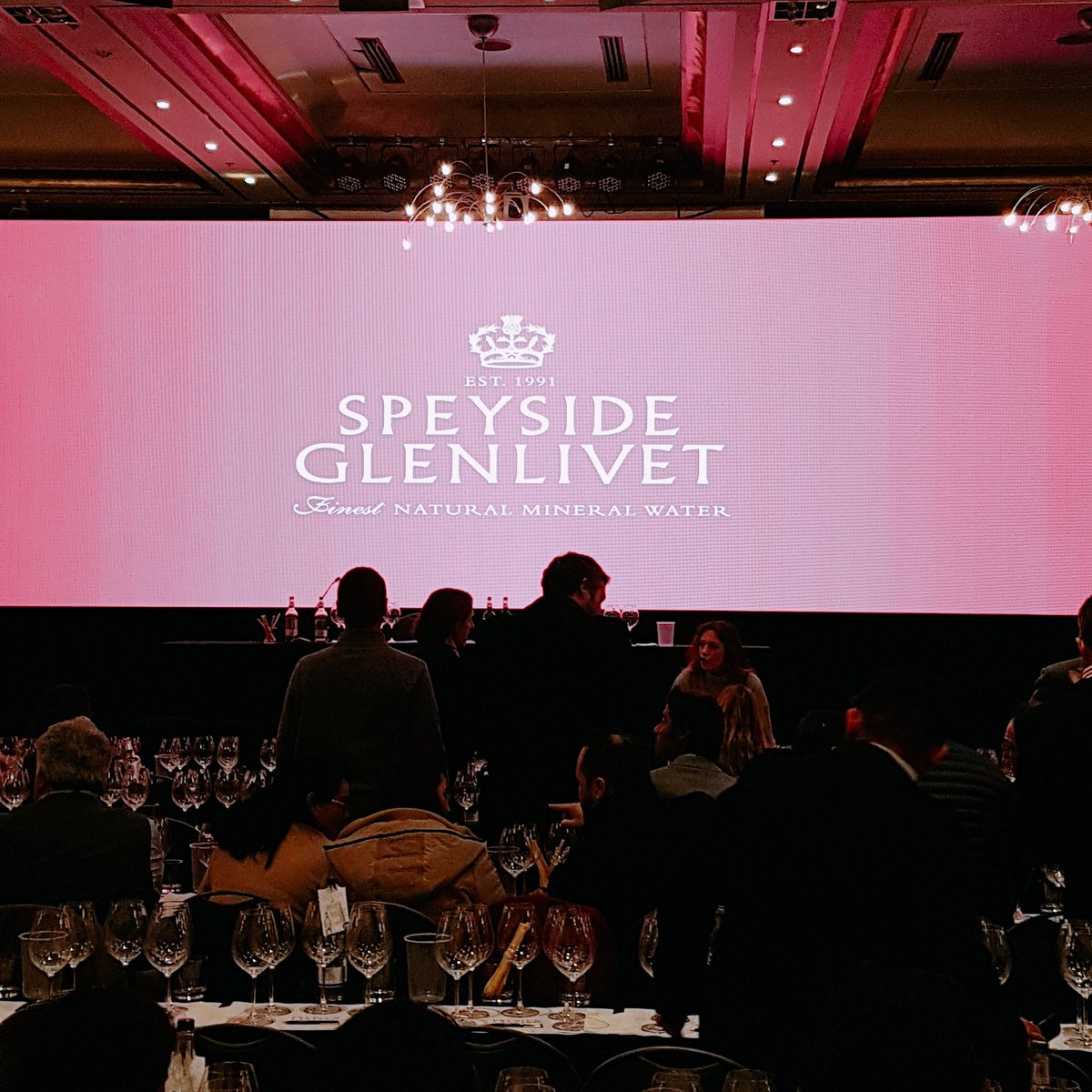 Iniciando Premium Wine Tasting en Hotel Santiago Mandarin, un orgullo ser el Agua Oficial por Segundo Año     <a href="/speyside_water/">Speyside Glenlivet</a> <a href="/SUPDIEZ/">SUPERMERCADO DIEZ</a> <a href="/mundodelvinocl/">El Mundo del Vino</a> <a href="/JumboChile/">Jumbo Chile</a>