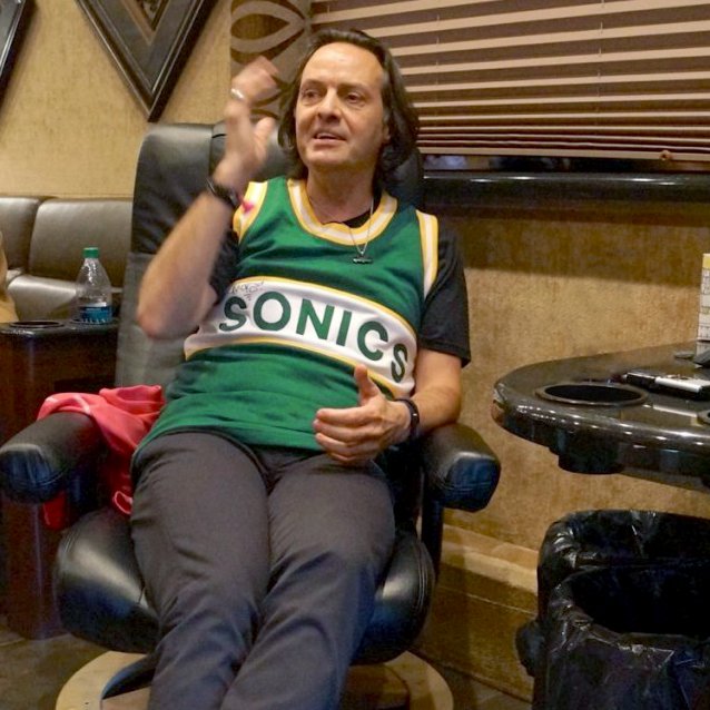 JohnLegere's tweet photo. I’m not saying I’d be the next @Drake superfan, but if we ever get our Sonics back YOU better believe I’ll be courtside!🏀 #TBT #SaveOurSonics https://t.co/WW3HqHpu1Y