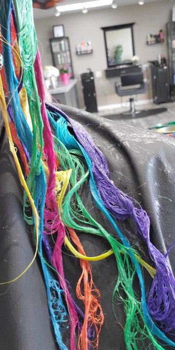 thedarkgoddess's tweet photo. #rainbowhair #bright https://t.co/jJvt7ohSGt