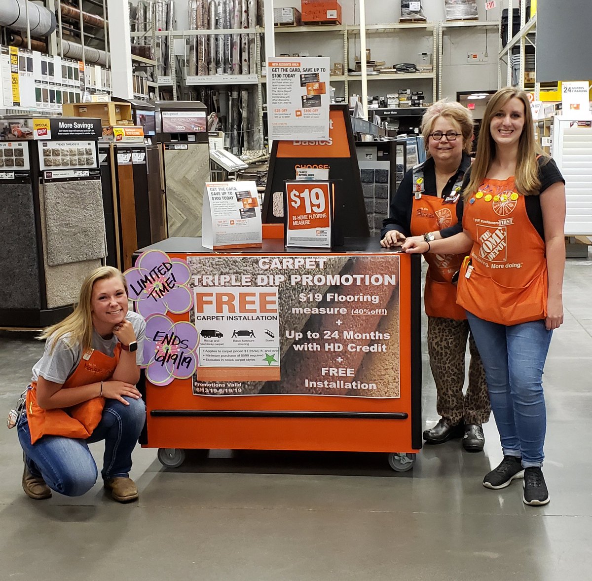 It's #TripleDip time at <a href="/HomeDepot3858/">HomeDepot Rossford</a> and Monique, Becca and Caitlin are serving it up!  #D23TakeYourShare