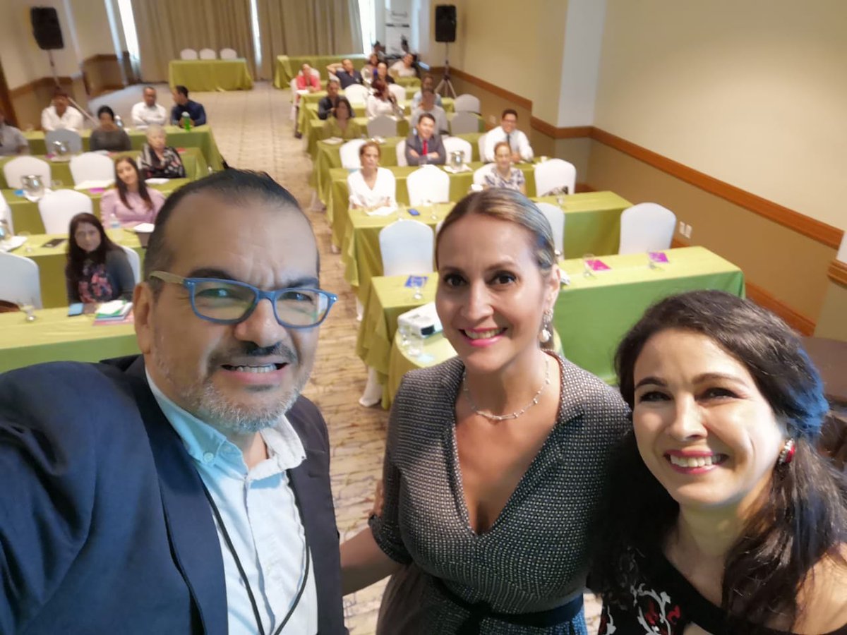 royaleventoshn's tweet photo. Encantada de haber sido parte del grupo de speakers del Taller de Educatour COMO VENDER MÁS EN FERIAS, con un tema que apasiona y el cual quisierámos se vuelva una cultura,  Honduras debe fortalecerse y las autoridades deben brindar apoyo a este tipo de eventos y expos. Gracias!! https://t.co/x2gyAbxQK3