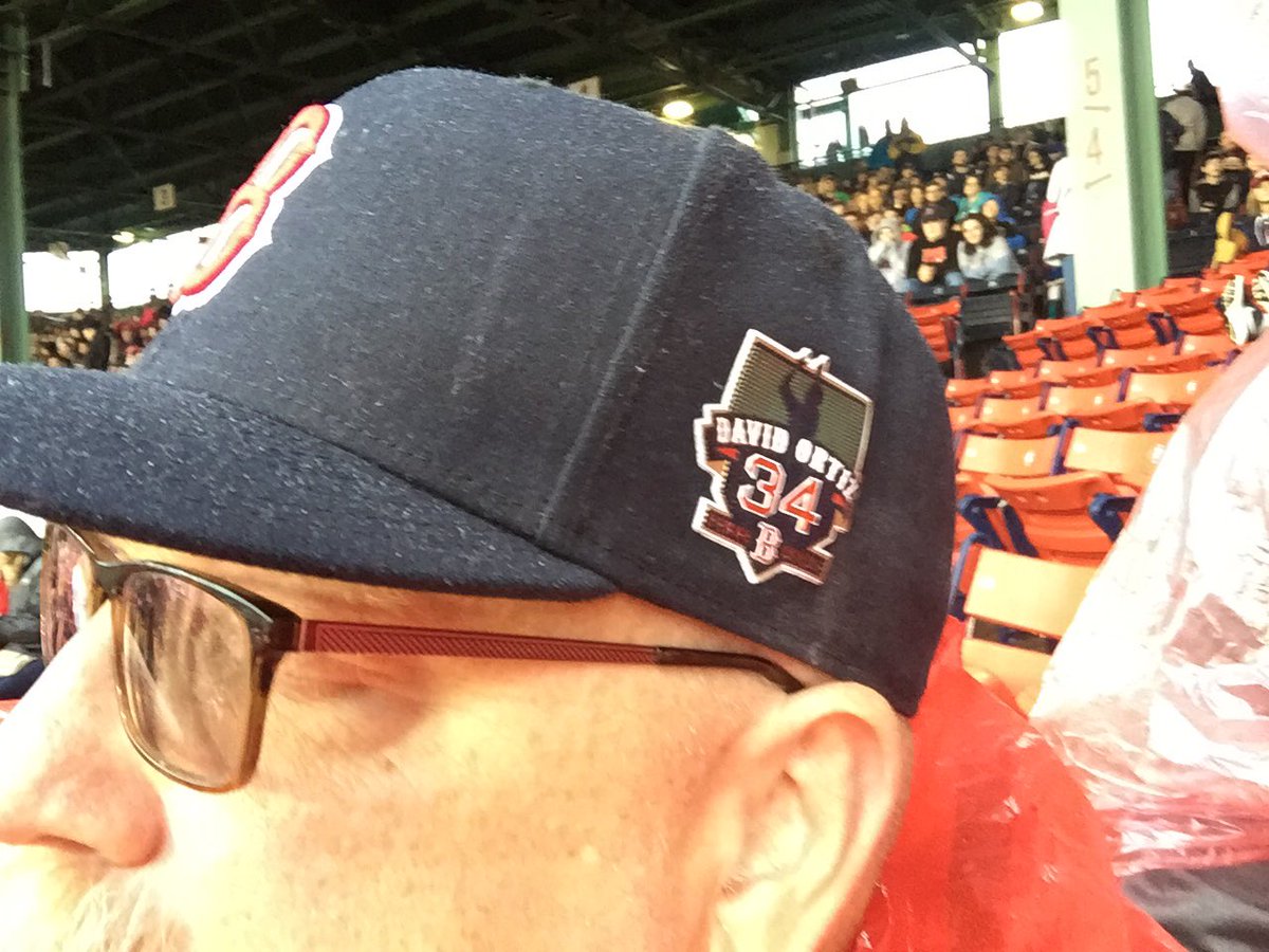 Timmyballgame's tweet image. Papi hat, Papi jersey ... and what feels like 3/4” of rain.

#PrayersForPapi
#ThisIsOurFingPapi