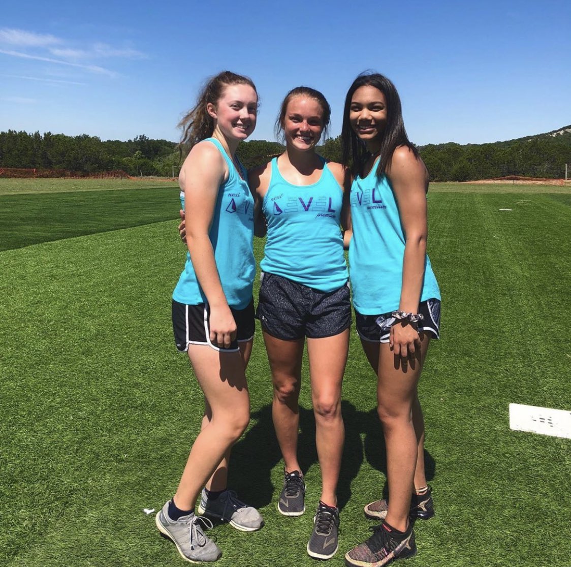 CtxNext's tweet photo. We are thankful for our NLF kids for coming out again to help with camp! Your hard work in the gym is nothing compared to your hard work in the community! Thank you for your help and support! Keep up the hard work ladies! #athletes #nlf @elleefox @honea_jean @jasminncampbell https://t.co/lcrP62GCVj