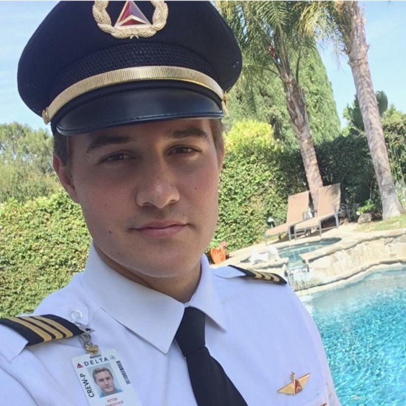 _melinduhhh_'s tweet photo. Everyone keeps talking about how cute Peter is but all I see is Amanda Bynes #TheBachelorettte https://t.co/h5I9HoRAMm