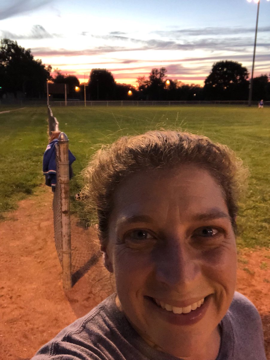 Beautiful sunset tonight. #VivaVerano #SomosMaxwell