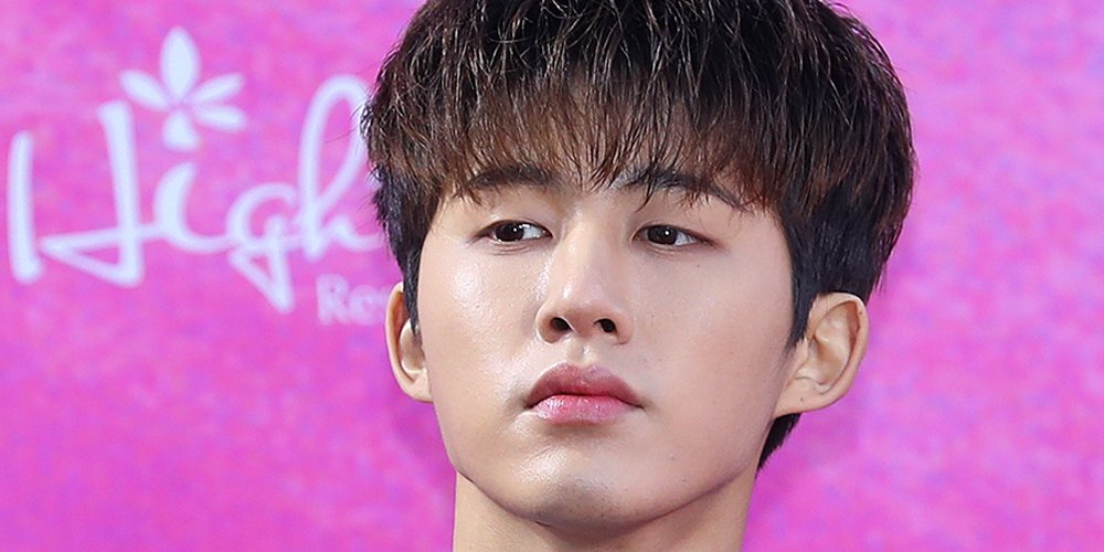 allkpop's tweet photo. [BREAKING] 'Dispatch' accuses iKON's B.I of using illegal drugs &amp; dodging police charges, based on Kakao chat messages
https://t.co/C5cLeI40Ve https://t.co/tvuzUbyDRF