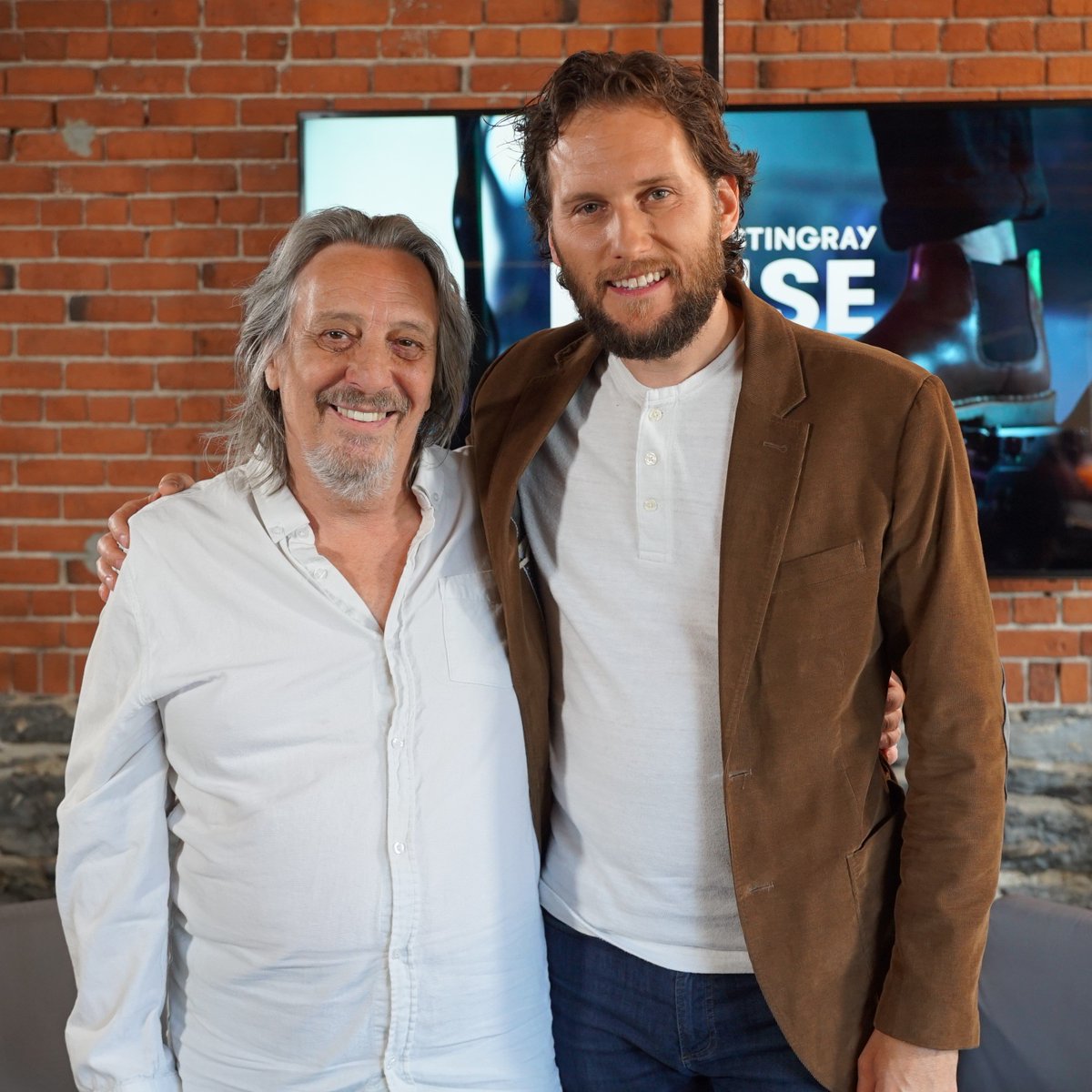 StingrayMusique's tweet image. Nous avons eu l'immense plaisir d'accueillir aujourd'hui @Sergefiori, pour une entrevue #PausePlay. La vidéo sera publiée bientôt. En attendant, ne manquez pas son nouvel album "#SeulEnsemble" &amp;amp; sa série de spectacles!

Serge sera aussi notre programmateur invité en juillet.