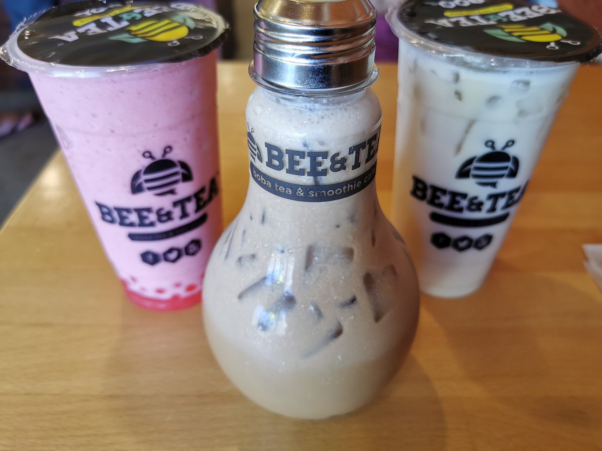 kpop_medley's tweet photo. Milk Tea break
#hawaii #beeandtea https://t.co/AmGTfemxV8