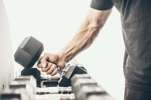 YomEntreno's tweet photo. 🆕 Rutina HIIT con #mancuernas para trabajar todo el cuerpo (15 minutos de #entrenamiento!) 🔥 https://t.co/m7xsKb5Kyd #fitness #YoMeEntreno https://t.co/K0YNcWSOHt