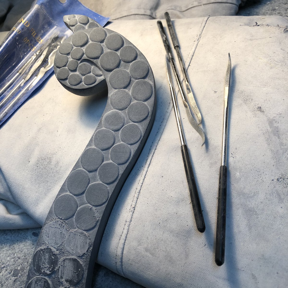 Work in progress on the handle of a new slate cleaver that I’m carving. My diamond files are proving invaluable. #art #artists #contemporaryart #seafood #sculpture #Cooking #Foodies <a href="/SaturdayKitchen/">SaturdayKitchen</a> <a href="/BegumNadiya/">Nadiya Jamir Hussain</a> <a href="/deliciousmag/">delicious. magazine</a> <a href="/artsy/">Artsy</a> @