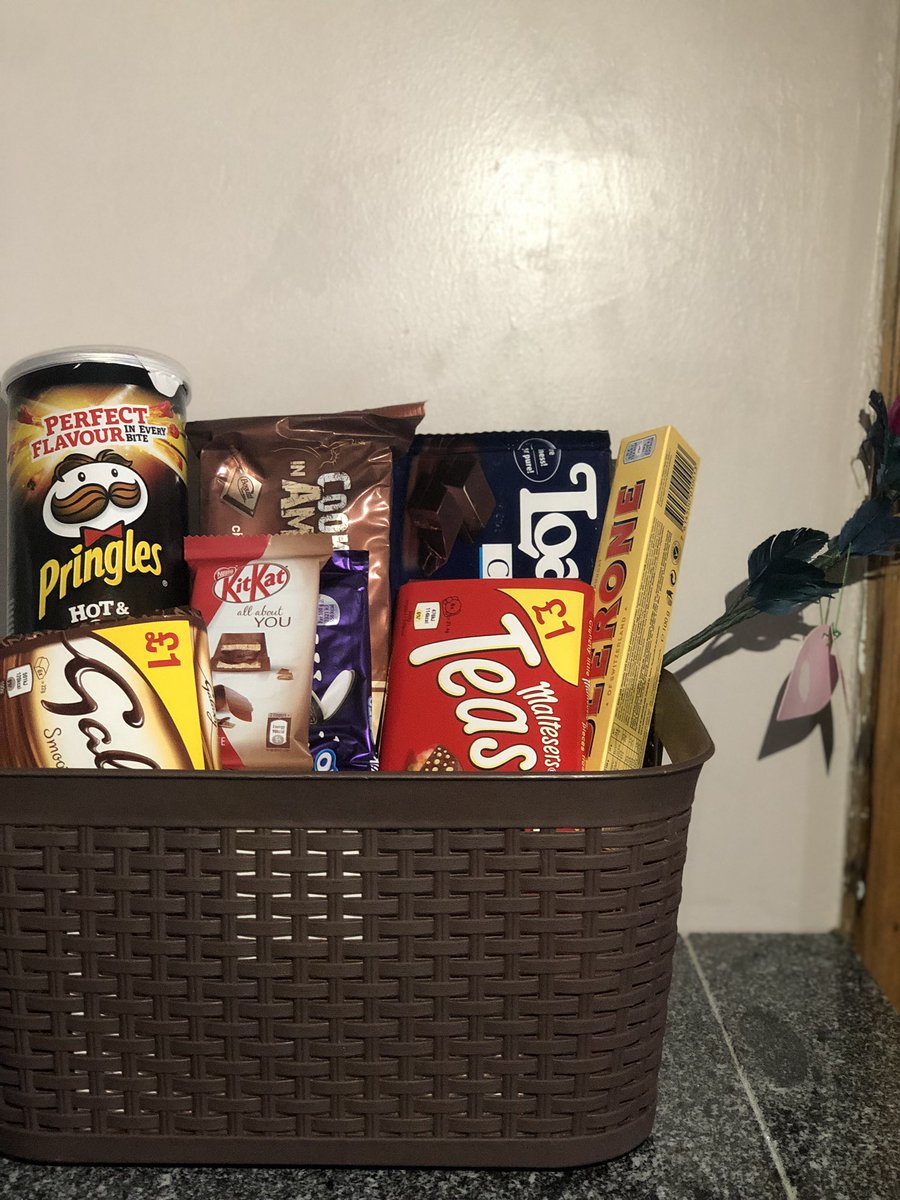 goodybasketknng's tweet photo. For your surprise birthday packages Please retweet if it reaches your TL https://t.co/oLnXUAD3VT