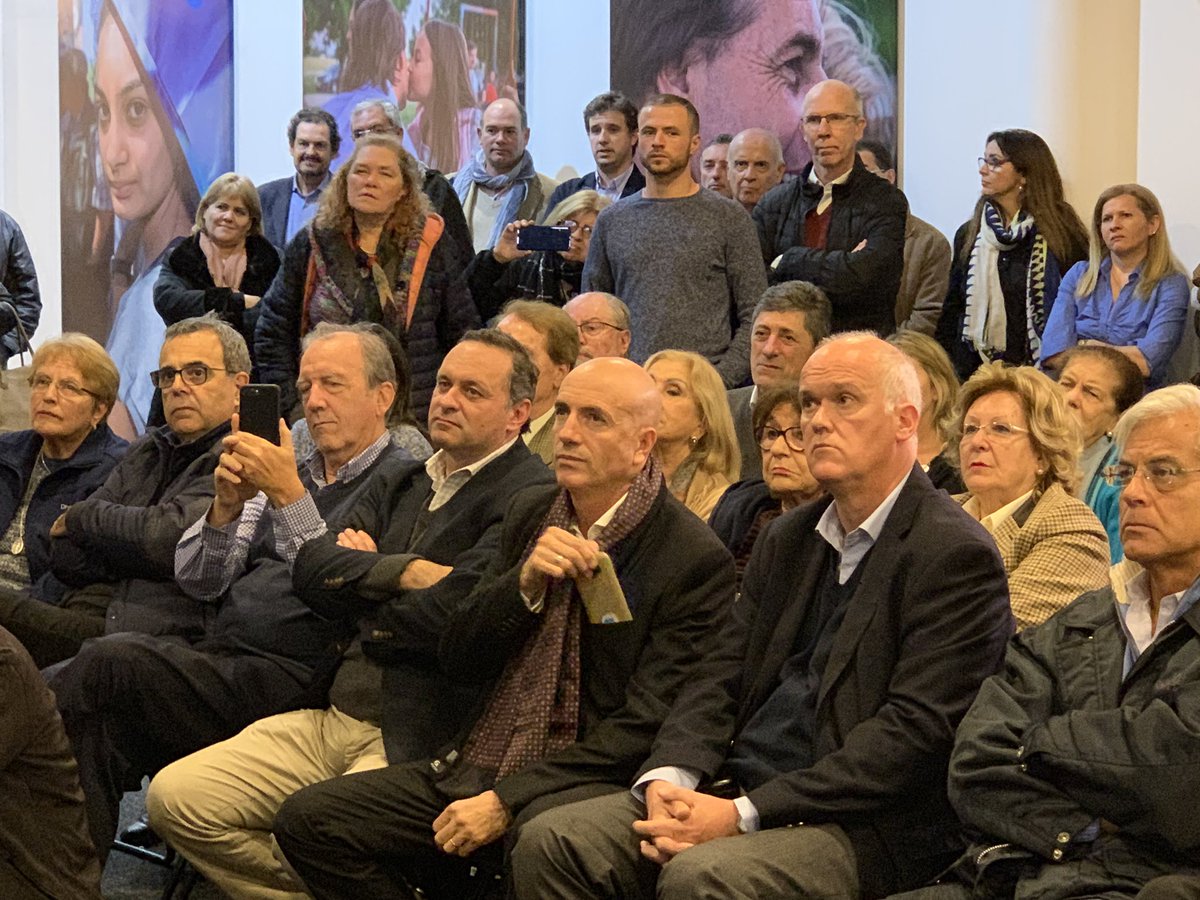 Bienvenido <a href="/RupertoLong/">Ruperto Long</a> al sector <a href="/TodosUy/">Todos Hacia Adelante</a> y a nuestra lista <a href="/AireFresco_404/">Lista 404</a>. Juntos a trabajar para que <a href="/LuisLacallePou/">Luis Lacalle Pou</a> sea nuestro presidente. #LaListaDeLuis #LaListaDeTodos