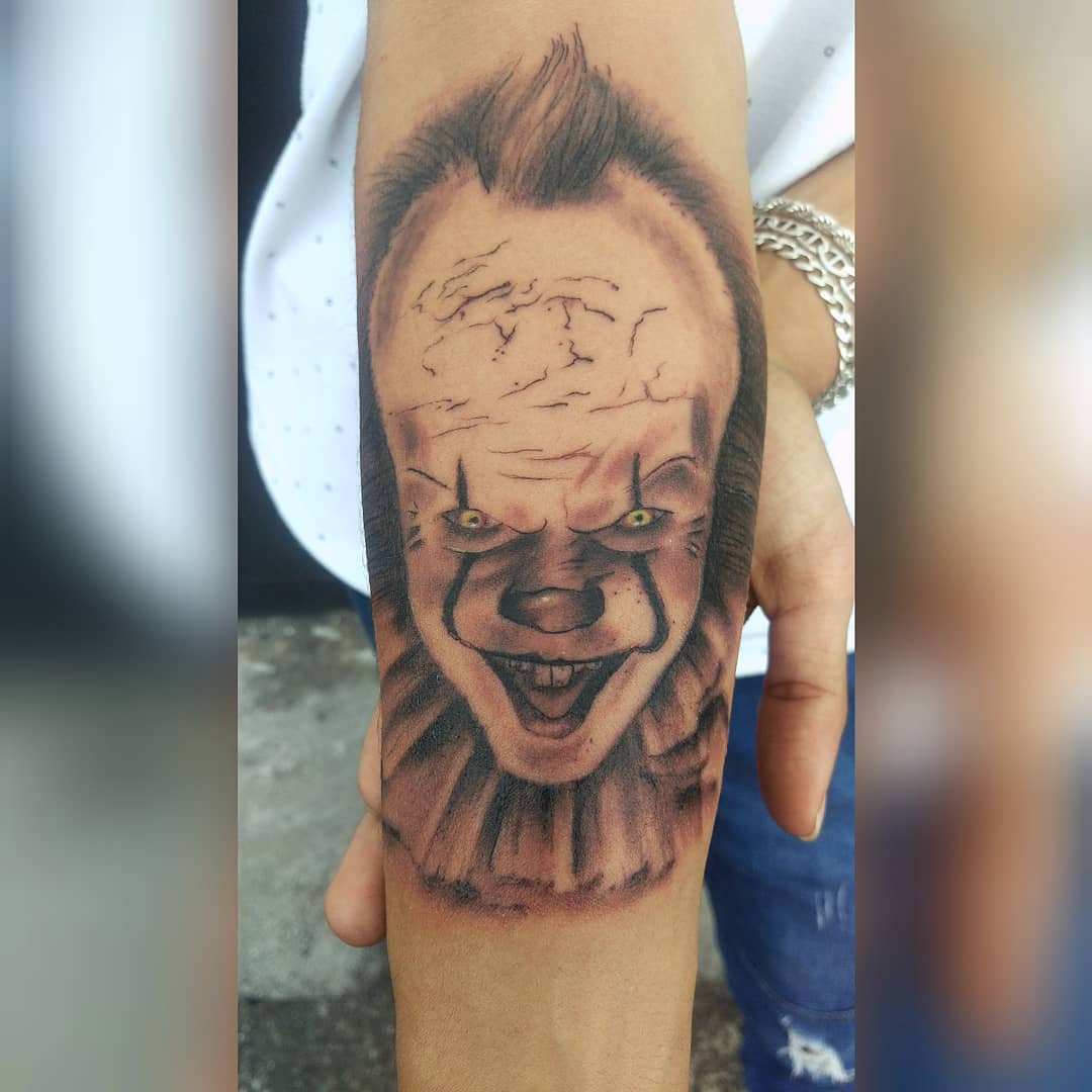 BallesterosMYL's tweet photo. #model #style #beard #tatuaje #inkedgirls #tattooer #instatattoo #tatuajes #piercing #instagay #fit #blackandgrey #black #inkedup #tattoodesign #makeup #music #blackandwhite #beauty #girl #tattoostyle #happy #gayboy #girlswithtattoos #tattoogirl #design #traditionaltattoo https://t.co/3pT9qEqFFW