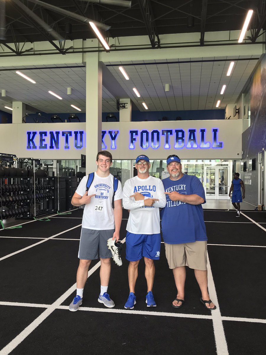 logan_weedman's tweet photo. I had an awesome day at Kentucky today!!
@UKCoachStoops 
@vincemarrow 
@CoachSchlarman 
@CoachDeanHood 
@SWiltfong247 
@coachhawkins1 
@RowlandRIVALS 
@AllenTrieu 
@JEdwar247 https://t.co/DbGG198y14