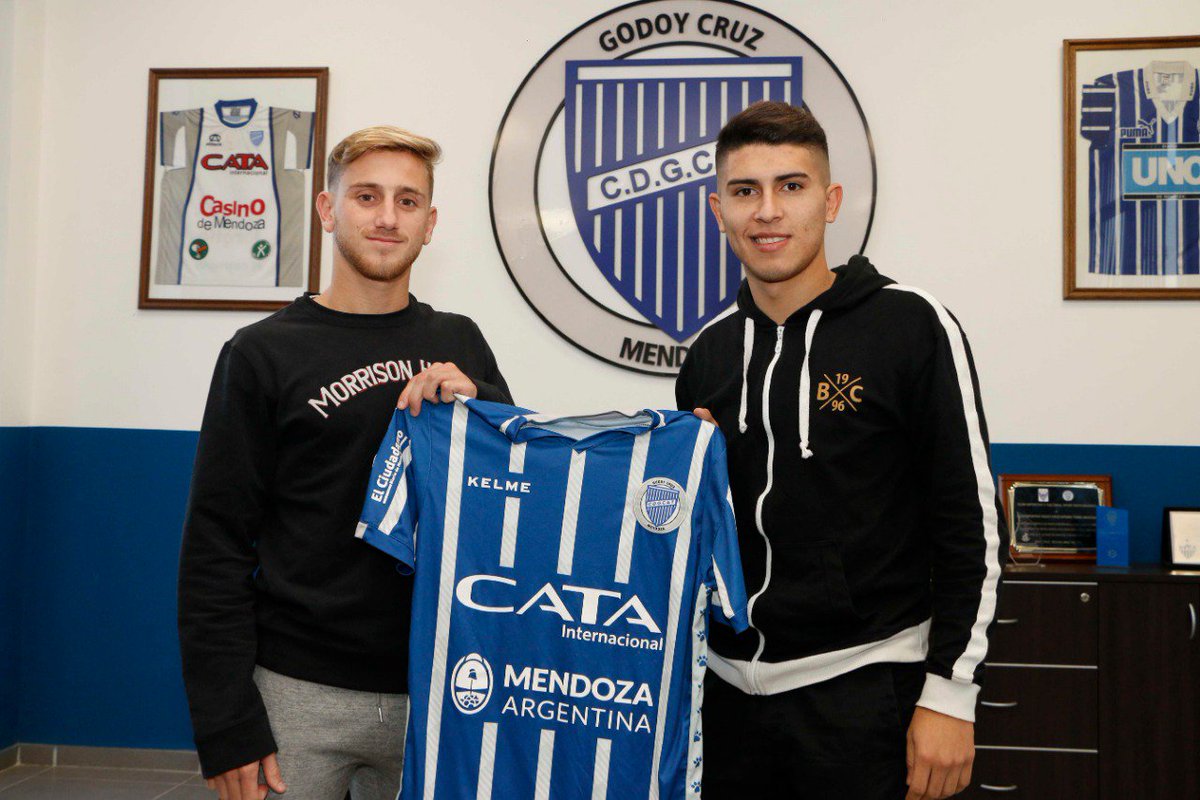 ClubGodoyCruz's tweet photo. Algunas imágenes de la llegada de Vella y Mateo a nuestra institución. ¡Bienvenidos! 👏🏻 https://t.co/S8U1zV8WTr