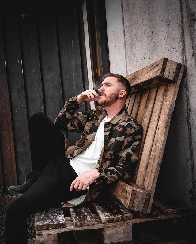 kimkoeste's tweet photo. @cutters ✖️ @carlings_official ✖️ @biancofootwear 💦
.
#cigar #camo #skinfade #barber #mensfashion https://t.co/kgxSuCp5Zm https://t.co/xBOw1mEO7F