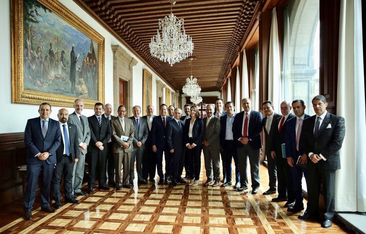 Presentan al <a href="/GobiernoMX/">Gobierno de México</a> la #AlianzaCentroBajíoOccidente, que busca ser la región más competitiva de Latinoamérica, impulsada por la <a href="/COPARMEX/">Coparmex Nacional</a> y los gobernadores <a href="/MartinOrozcoAgs/">Martín Orozco</a> de Ags.,<a href="/diegosinhue/">Diego Sinhue Rodríguez Vallejo</a> de Gto., <a href="/EnriqueAlfaroR/">Enrique Alfaro</a> de Jal.,@JMCarrerasGob de SLP y <a href="/PanchDominguez/">Pancho Domínguez</a> de Qro.