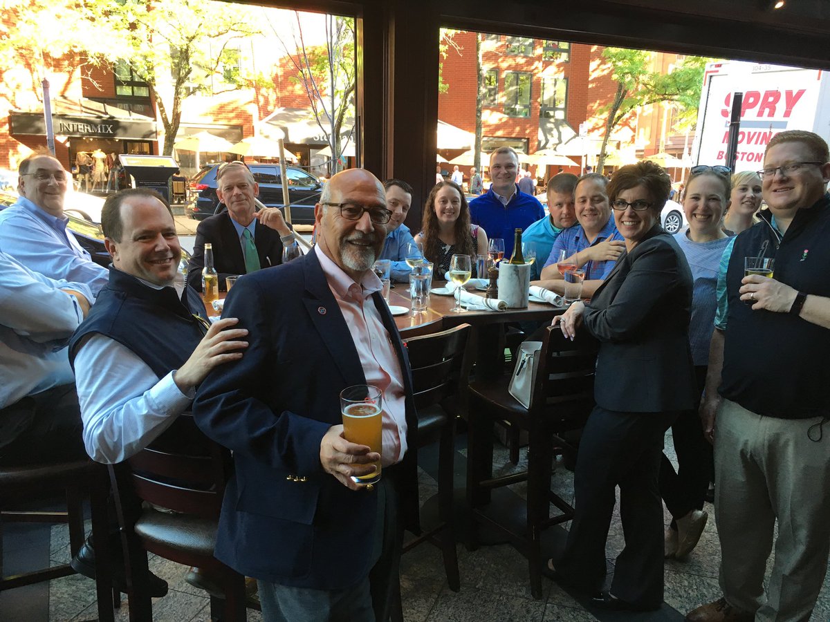Chapter Friends gather for social at Joe’s American #Boston #Camaraderie <a href="/CMAA/">Club Management Association of America</a>