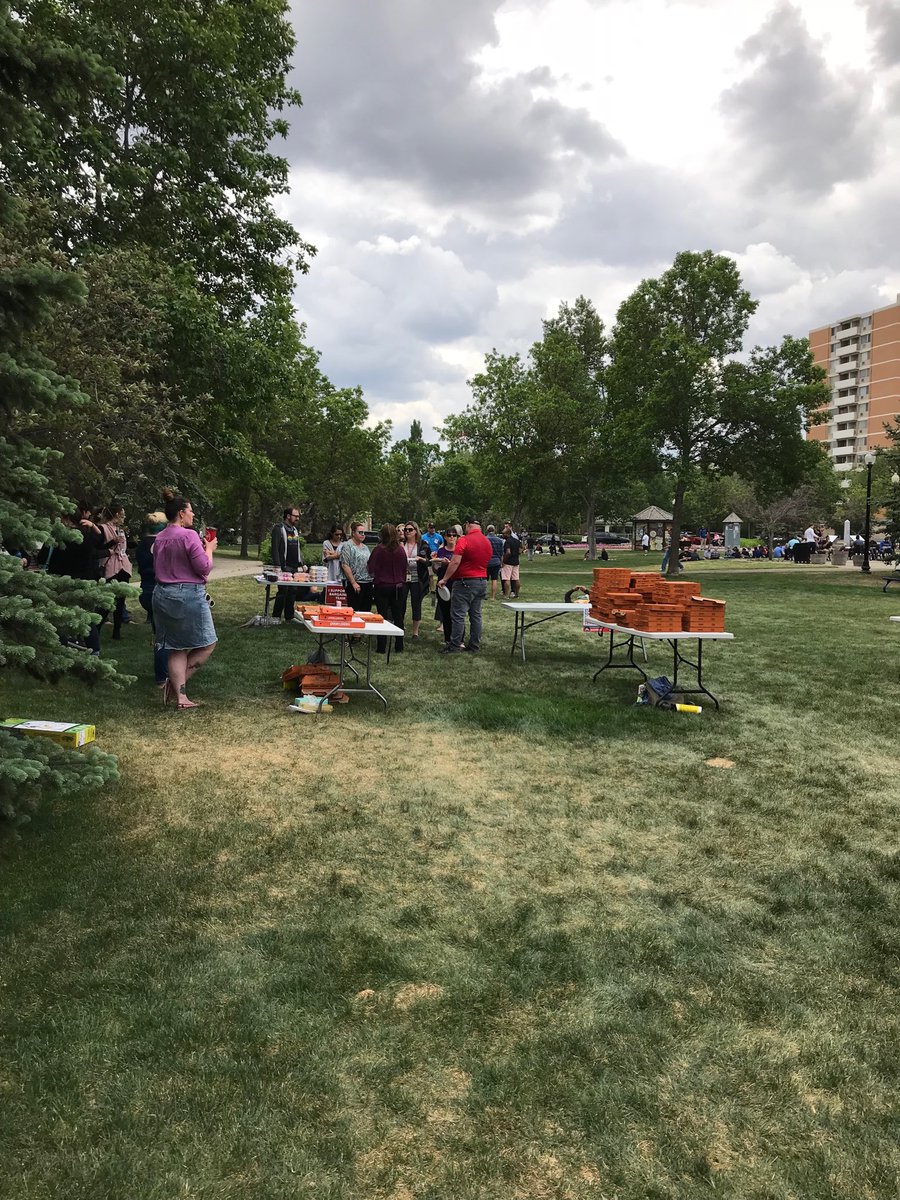 GOCtracy's tweet photo. Great day for Pizza in the Park. #NPSW https://t.co/5OgQXDsfmd