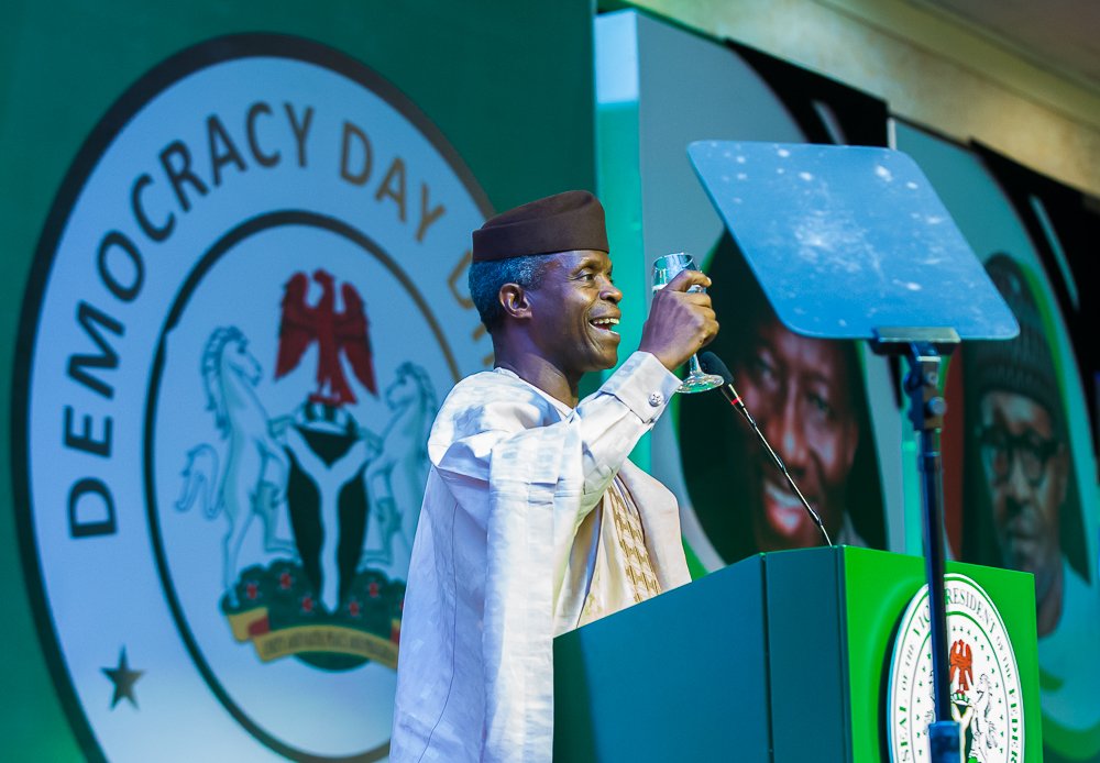 akandeoj's tweet image. VP Osinbajo raising a toast to the great people of Nigeria and the leader of the Nigerian people, President Buhari this evening at the June 12 Democracy Day Gala, ahead of tomorrow&apos;s main event. June 12 it the date to remember, it was the precursor of today&apos;s progressive center