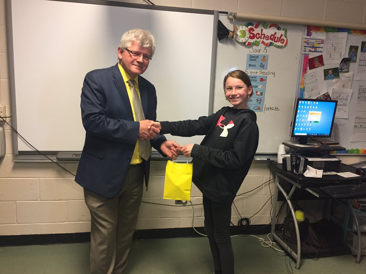 JimDinn's tweet photo. Thank you to Ms. Sinnott &amp; @Hazelwood_Elem for the opportunity to speak to Grade 4 students about elections and how government makes decisions. Great students (and future leaders) and great questions. https://t.co/U4sCfKKJVO