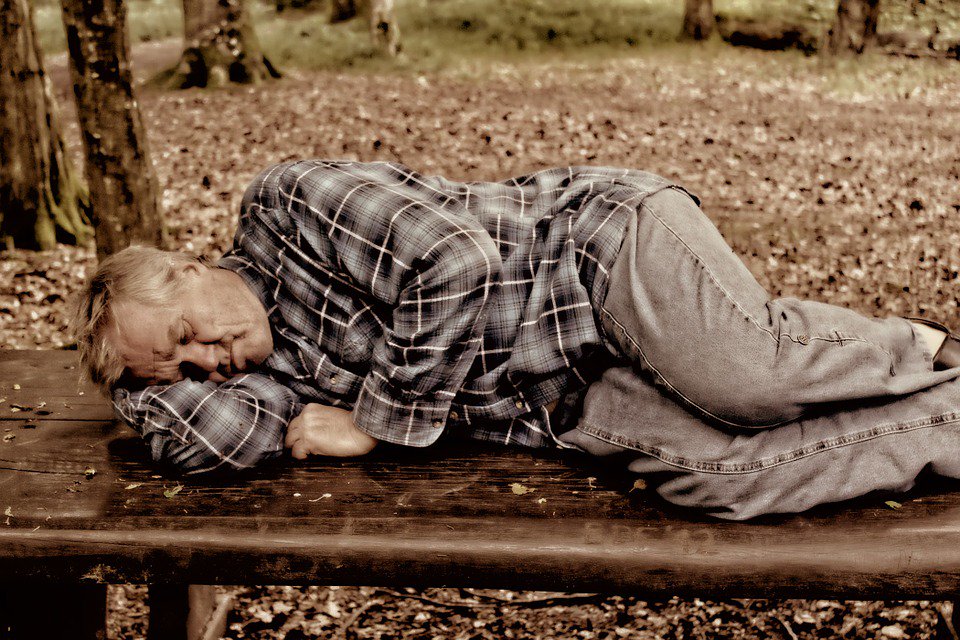 GuardianAofHH's tweet photo. It’s no secret that sleep tends to get more elusive as we age. And if this is happening to you, there is no reason to panic. By: Beatrix Lettice https://t.co/dQe9Y2H3aA https://t.co/Zow3S1Q8ki