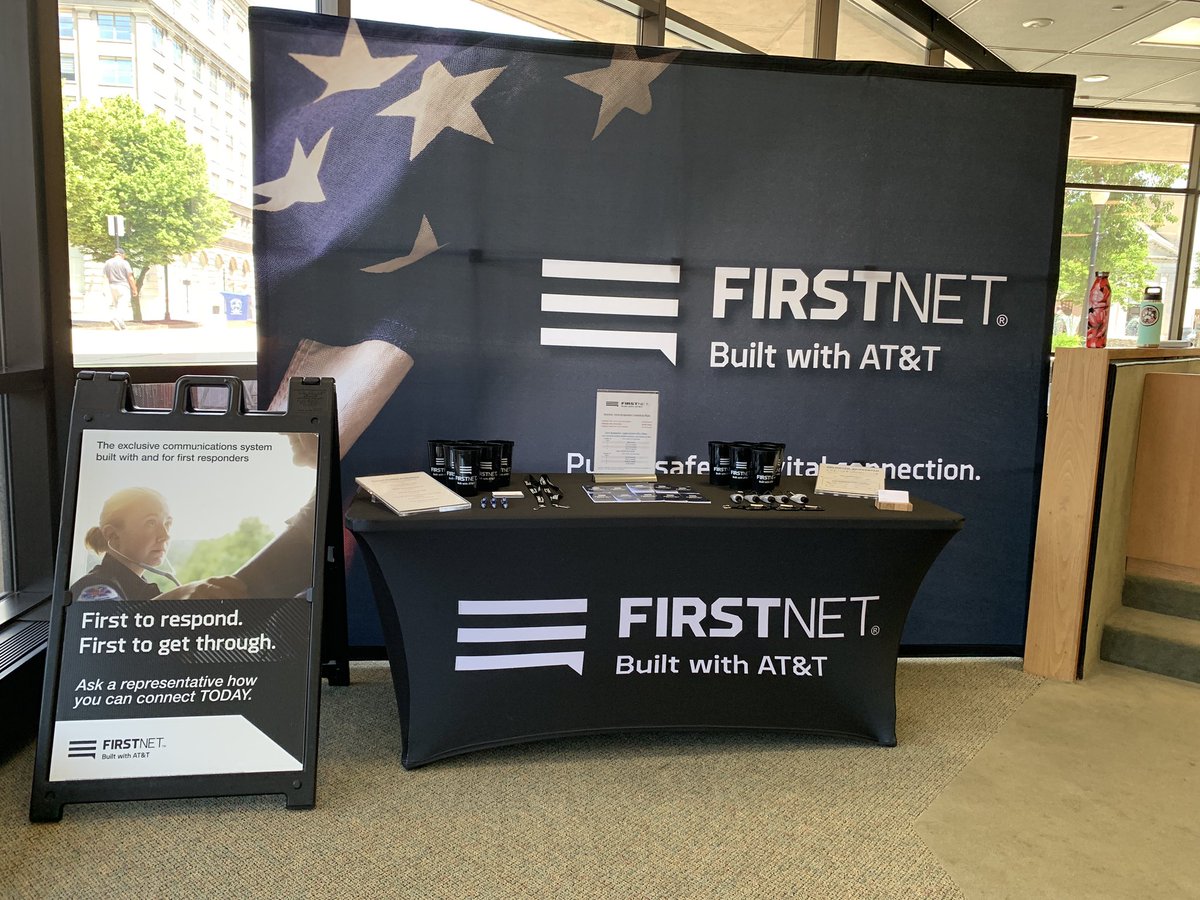 Getting things going for our FirstNet qualifiers at Springfield City Hall! Stop in for phenomenal phone, tv, and internet deals! Serving those who serve 🚒🚑🚓🚨#bEASTregion #FirstNet #Springfield #firstresponders #AviatOHrs