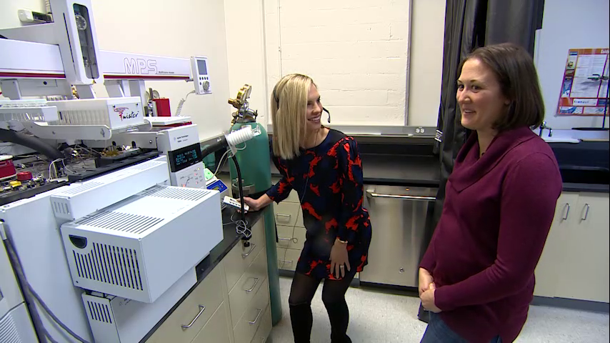 Chronicle5's tweet photo. The nose knows @TuftsUniversity "If you want to study aroma and flavor and odors, you can’t just use instruments to measure things" So what's @ErikaWCVB picking up? "That smelled like gym socks" #wackywork @shaynaseymour @anthonyeverett @sangichandra 7:30 #wcvb https://t.co/seWZ5mM3eT