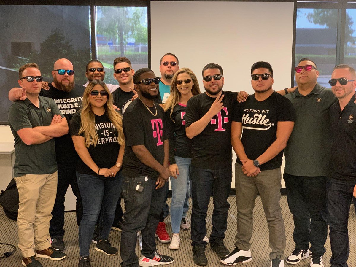 Say hello to the NEW SOUTHWEST Crew!!! We taking over baby! #WVisThePlaceToBe @WirelessVision @FirestoneJosh @SouthwestGav @Z10eff @jszostek @tmobilegreg @RoxWirelessV @viri_delamora @thatsammori @tubbs8808 @SByrneDoyle @InMeeksOpinion @JennyC_AZ @lalaleeloo