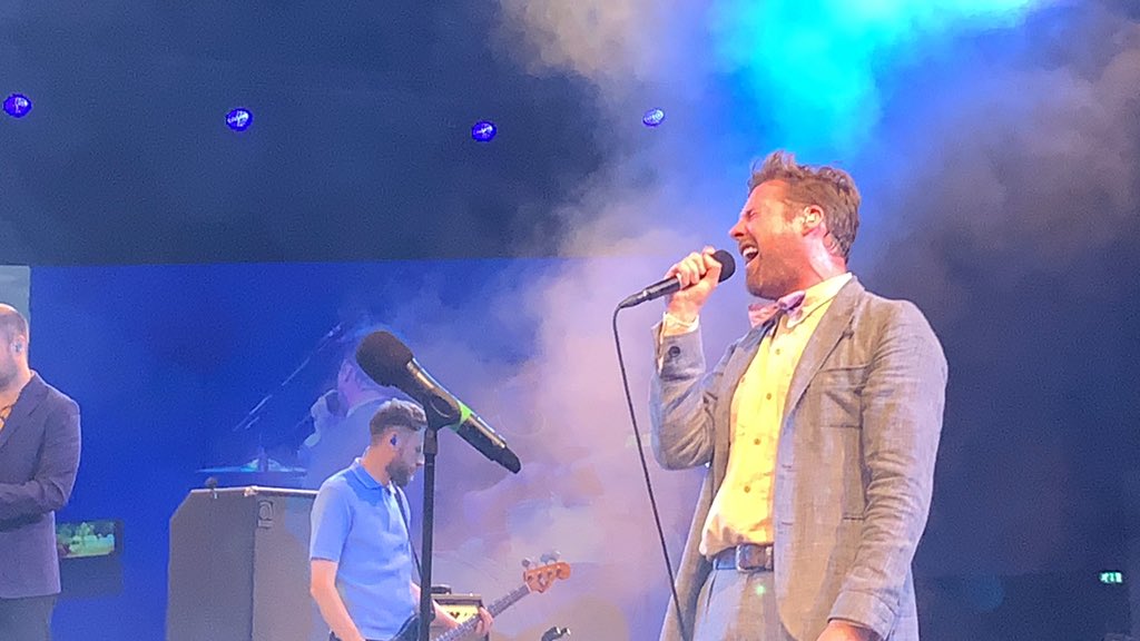 iRussJ's tweet photo. The @KaiserChiefs were just ๐๐ฅ tonight
If your work did award ceremonies... oh wait ๐คฉ
Well played @MarcAllera, well played #crackingnight https://t.co/JguA0yXd9i