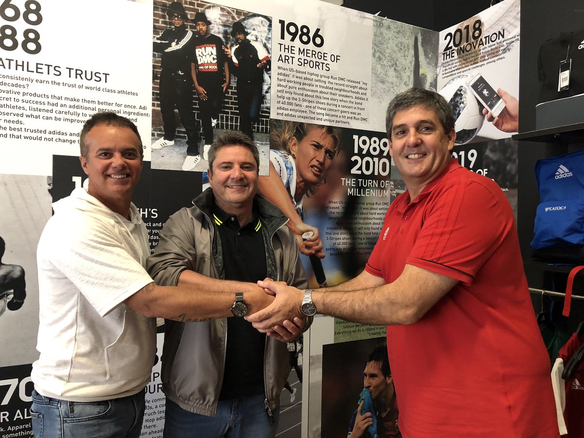 palhinha9's tweet photo. Contrato assinado com a Adidas para a temporada 2019/2020, União FC de Almeirim - Futebol SAD 💪💪 https://t.co/5arQq8RHso