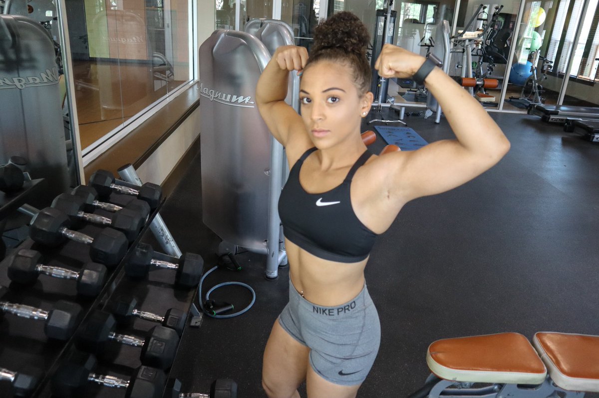 FitLife_WithLex's tweet image. Your body won’t change by itself! 
Healthy eating + Daily exercise = YOUR DREAM BODY
Get off your a** and put in that work. It won’t be easy but the results will be life change your whole mindset about fitness. 🙌🏽
#fitnessmodel #gymlife #nike 
#gymshark #gymsharkwomen #lululemon