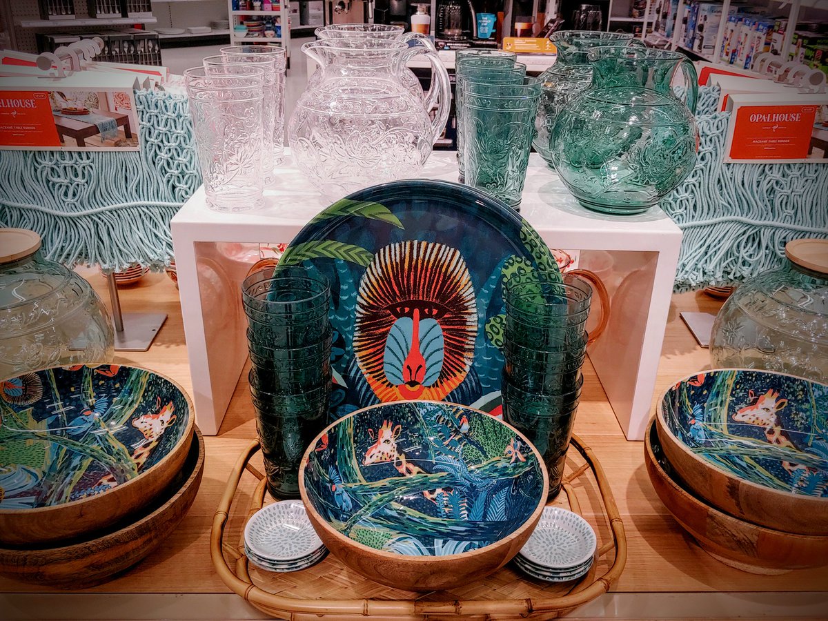 VM_T3306's tweet image. Stop #2 on the home department tour!... #Opalhouse #kitchendecor #kitchenware #T3306 #Targetvisualmerchandiser #TARGET #visualmerchandising #VM #VML #VMTL #LoveWhereYouWork #LoveWhatYouDo @TargetVt