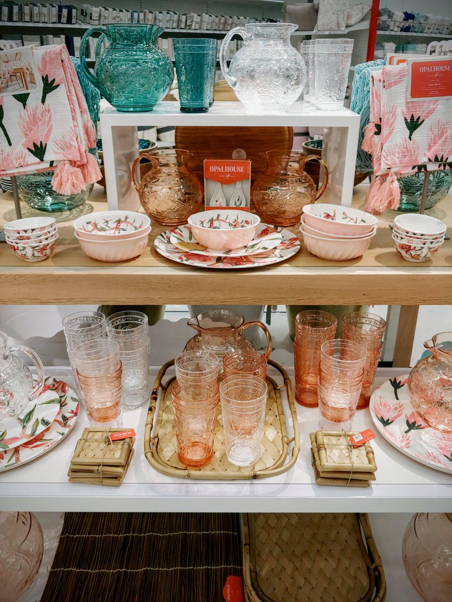 VM_T3306's tweet image. Stop #2 on the home department tour!... #Opalhouse #kitchendecor #kitchenware #T3306 #Targetvisualmerchandiser #TARGET #visualmerchandising #VM #VML #VMTL #LoveWhereYouWork #LoveWhatYouDo @TargetVt