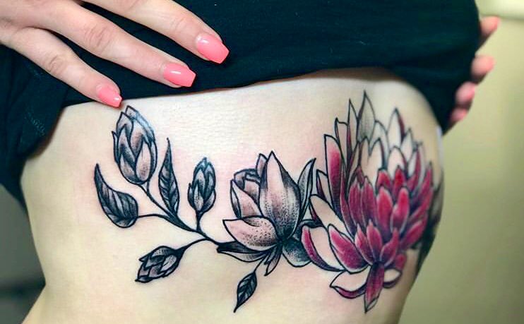brittanyxolynne's tweet image. Tattoo update featuring some color, shading, and blood 🌺 #SecondSession #FreshInk