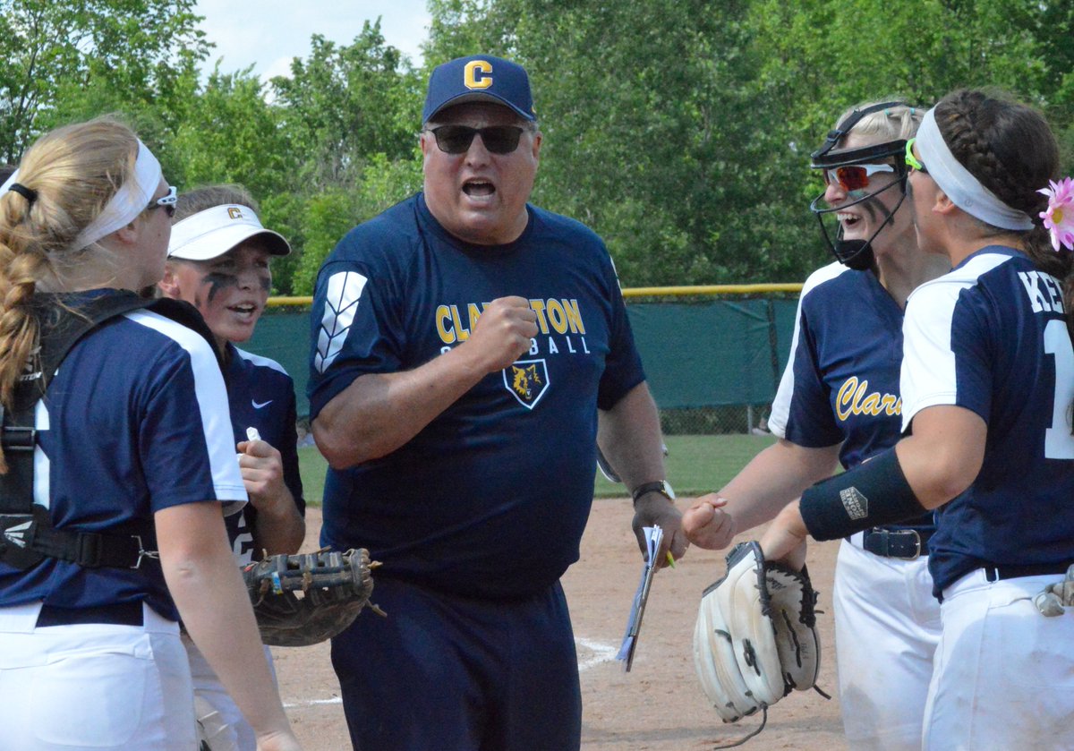 SOFTBALL QF: This time, no comeback by @HartlandSball, as <a href="/ClarkstonSB/">Clarkston Softball</a> wins quarterfinal rematch, returning to semis for second time in three seasons >> bit.ly/2ZeOXG4

<a href="/hannah_cady/">Hannah Cady</a> <a href="/AbbeyTolmie/">Abbey Tolmie</a> <a href="/sierrakersten/">sierra kersten</a> <a href="/Annaskvv/">Anna Skvarce</a> <a href="/abarta44/">Abbey Barta</a> <a href="/livvy_22_/">olivia warrington</a> @CtownAthSec <a href="/JeffKosin/">Jeff Kosin</a>