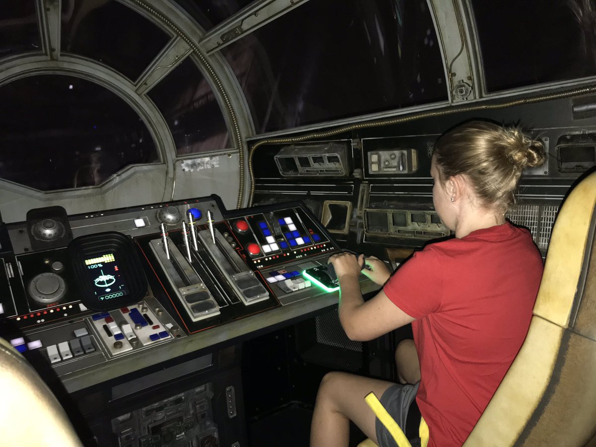 ScottSealock's tweet photo. #GalaxysEdge @Disneyland was amazing. From the cantina to the millenium falcon. All done exceptionally. https://t.co/oubyZpWFso