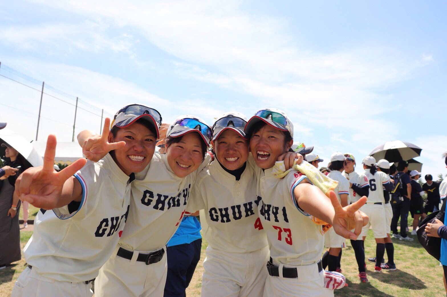 中京大学女子ソフトボール部 鬼塚瑠夏 73 4年生 長崎 遊撃手 節水 節電 日本一 地球にも 人にも 優しいハゲ娘 キュートな笑顔と 華麗なプレーに みんながメロメロ さくら寮と二遊間は私が守ります ついでグラウンド整備もお任せあれ