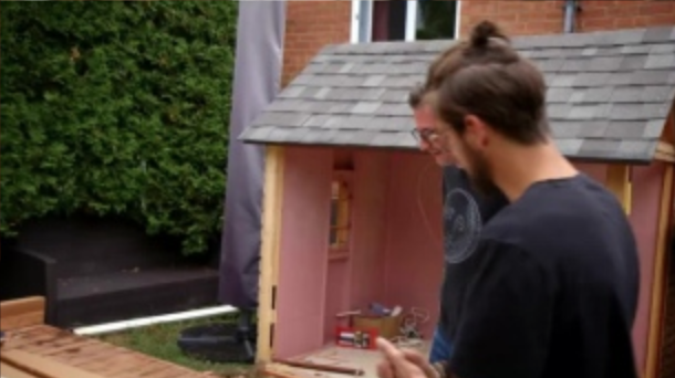 Embellir votre quotidien avec des #mursvégétaux, rien de plus simple pour notre équipe! Un bel exemple expliqué par Antoine dans cet épisode de Faites-nous la cours (12:50) <a href="/canalvie/">Canal Vie</a>. Tout est possible, nous sommes experts du sur-mesure, contactez-nous! bit.ly/2MBagR0