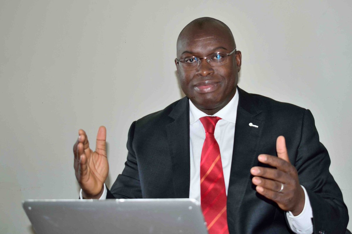 Dr Tidiane OUATTARA Expert en Sciences spatiales est invité a l’émission le POINT de la RST ce mercredi 12 juin après le journal de 20H.
Il est responsable du développement du Programme Spatial Africain à l’Union Africaine et coordonnateur du programme panafricain GMES &amp;Africa