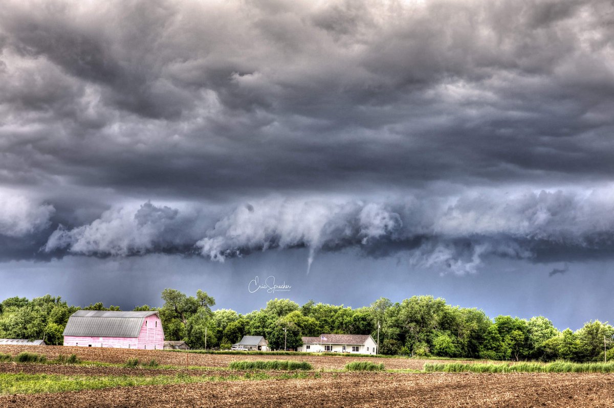 Shawn Cable (@shawncable) on Twitter photo Great pic by <a href="/Esprecherphoto/">Ericsprecherphoto</a> of a tiny little funnel just north of Sioux Falls. Corner of 258th and 470 ave at 5:14pm. <a href="/NWSSiouxFalls/">NWS Sioux Falls</a> Great pic by <a href="/Esprecherphoto/">Ericsprecherphoto</a> of a tiny little funnel just north of Sioux Falls. Corner of 258th and 470 ave at 5:14pm. <a href="/NWSSiouxFalls/">NWS Sioux Falls</a>