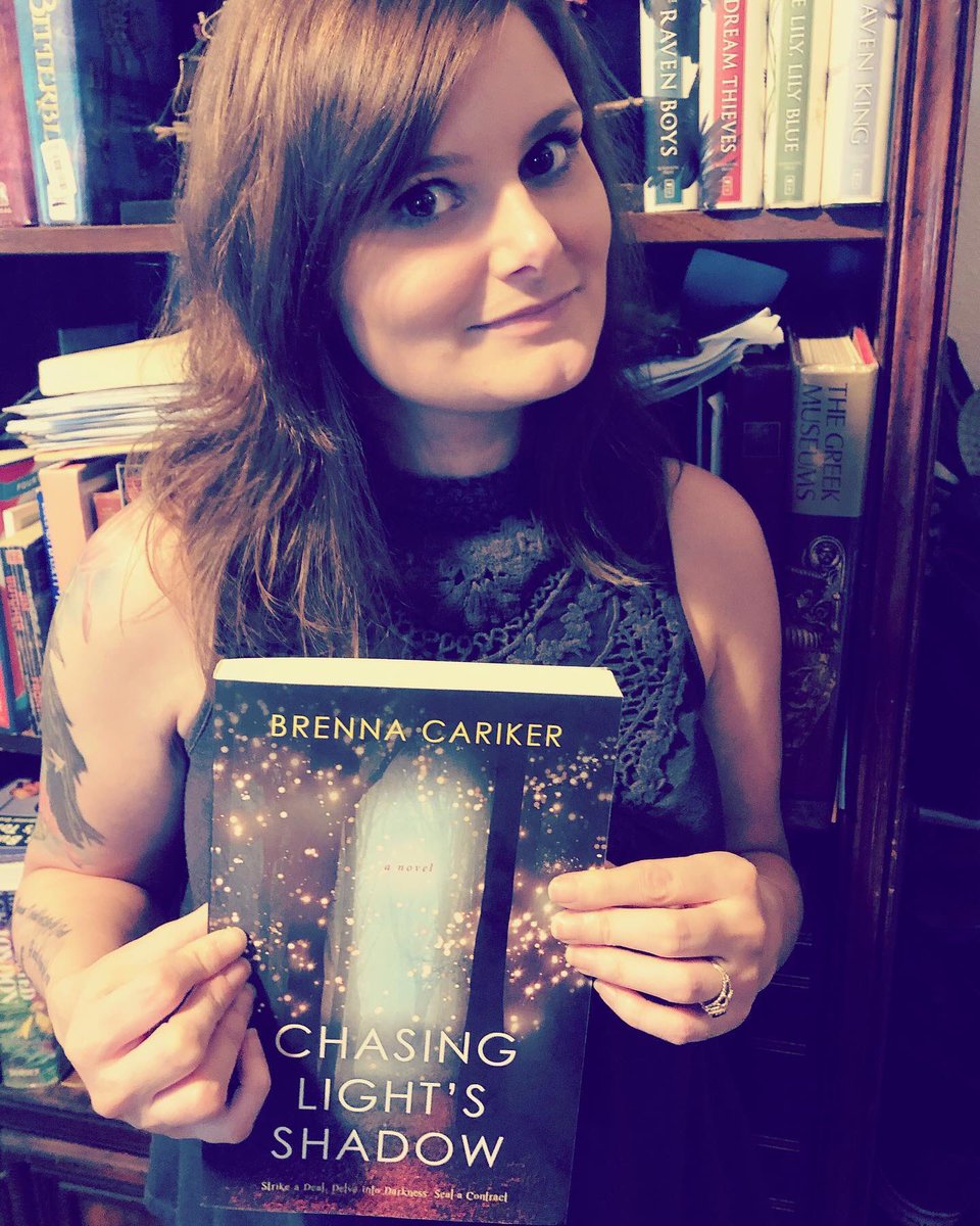 itsbrenelms's tweet photo. #Chasinglightsshadow physical copy is here!!! You can get it at: https://t.co/FlzD8chAq5 #writingcommmunity #amreading https://t.co/3X0vd4fgu3