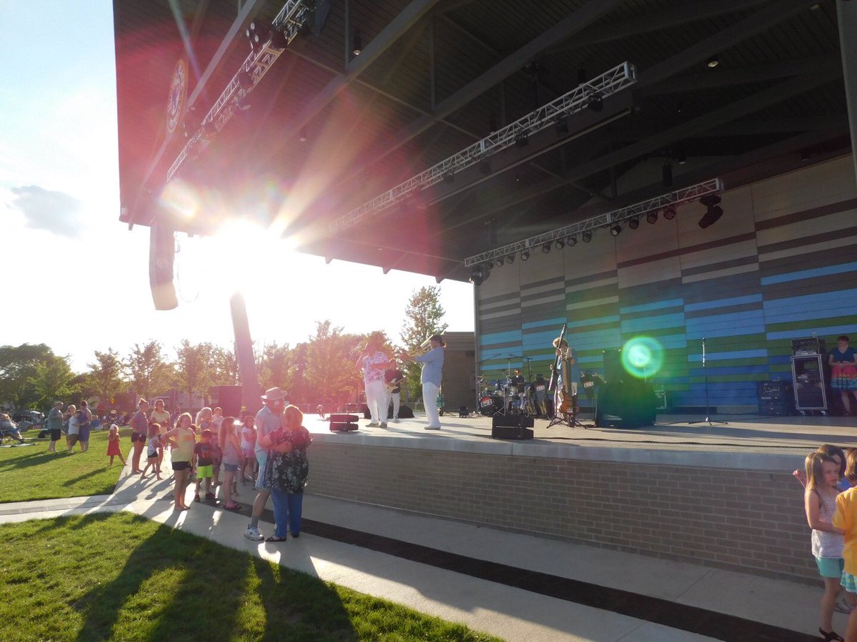 Thank you so much <a href="/EndlessSummerB/">Endless Summer Band</a> for an amazing concert at #NickelPlateDistrict ! ☀️