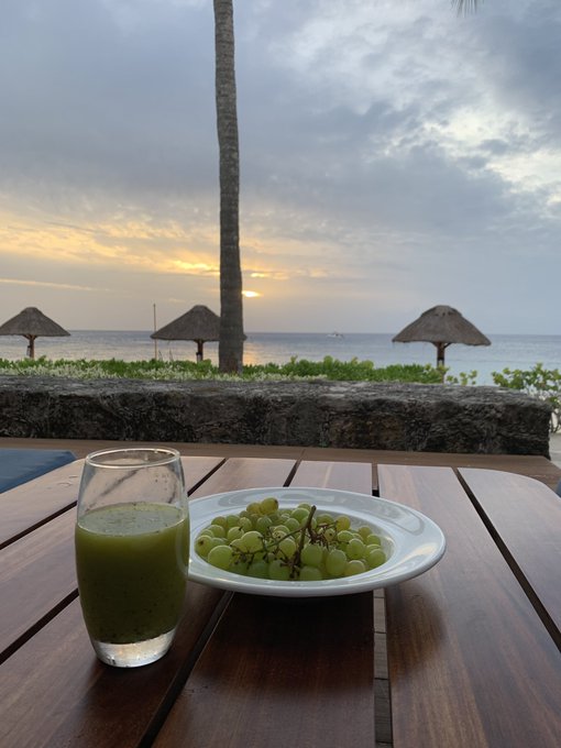 Drinking my green juice 😋 https://t.co/YVzeoNnczk<a href="/tag/onmfc"class="tags"><span>#onmfc</span></a>