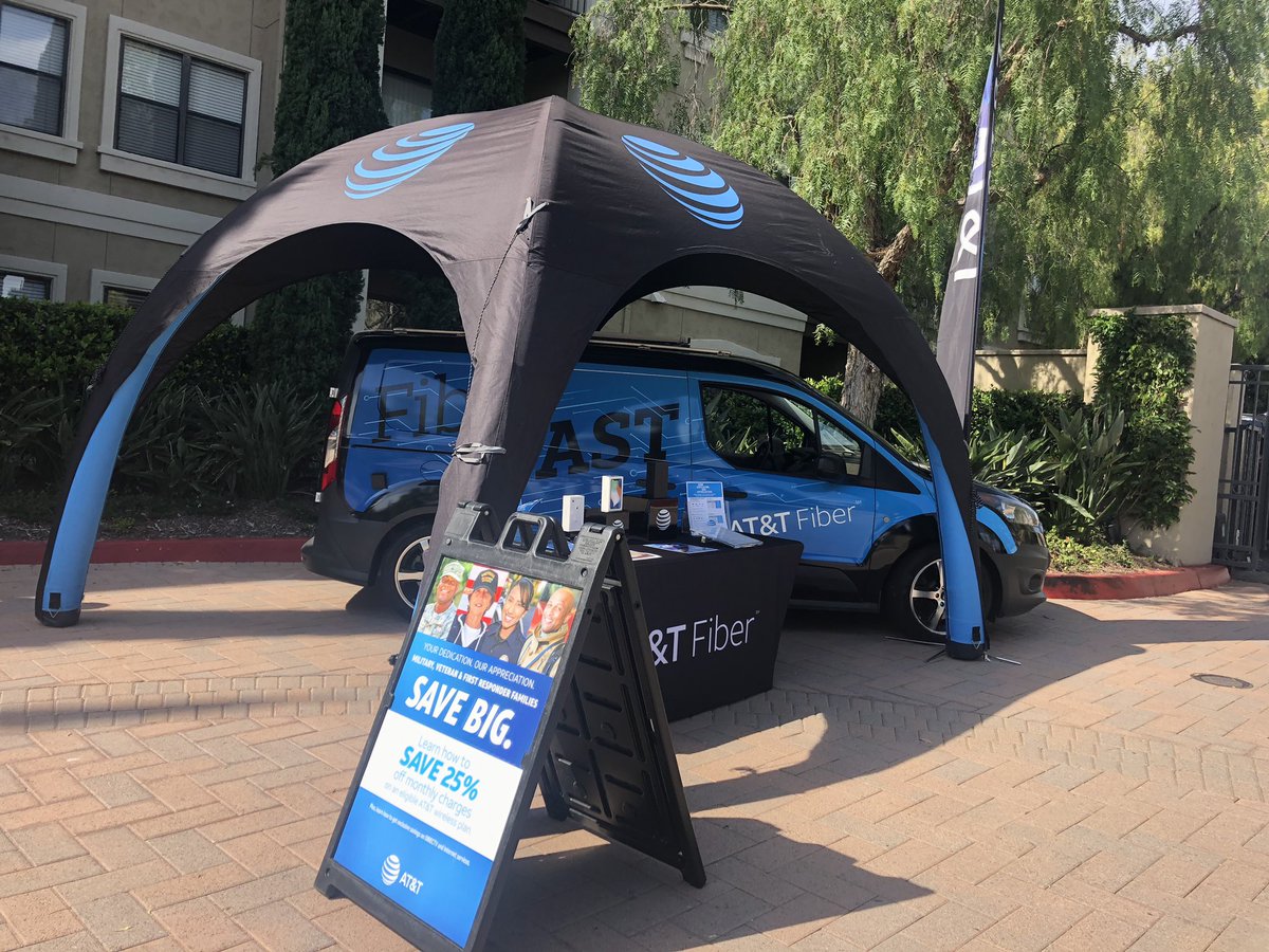 DuyNguyenSDEE's tweet photo. #swempireonwheels🔱  is out here at Monte Vista Apartment sharing the love of AT&amp;T Fiber. #ATTConnectsCommunities #Fibercommunity #Montevistaapartments #dealsonwheels #Storetoyourhome #Lifeatatt #SanDiego #SunnySD #MissionValley https://t.co/wjcXdQ3mqd