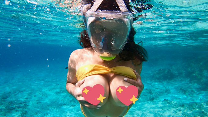 Guess what!? I went topless underwater 😛 join my onlyfans to see the full video 30% off this week only<a href="/tag/onmfc"class="tags"><span>#onmfc</span></a>