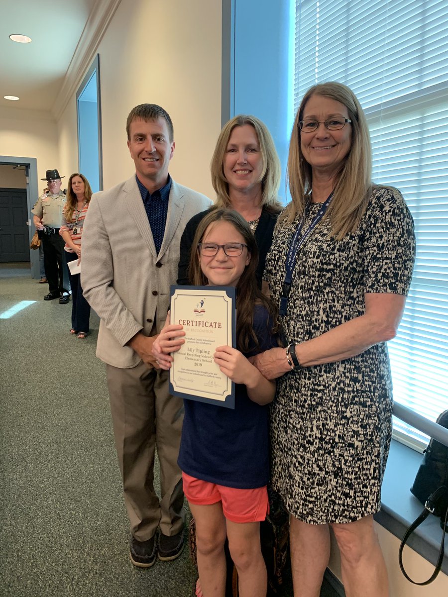 JessieTipling's tweet image. Huge thank you to @SophiaRyder3 @THunt4thgrade and @JrRaybold for coming to the School Board meeting tonight to support @LilyTipling on her Sustainability Video contest win. Your support is what helps her shine. #ConwayLeaders  #Sustainability