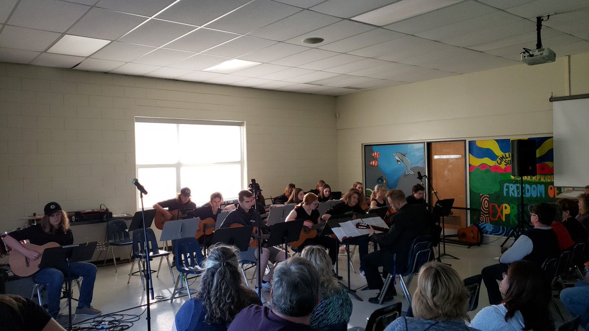 GHS_Band's tweet photo. Our senior guitarists! Everything from the Beatles to Beethoven. Sounds fantastic! https://t.co/DgBL6aAzkn