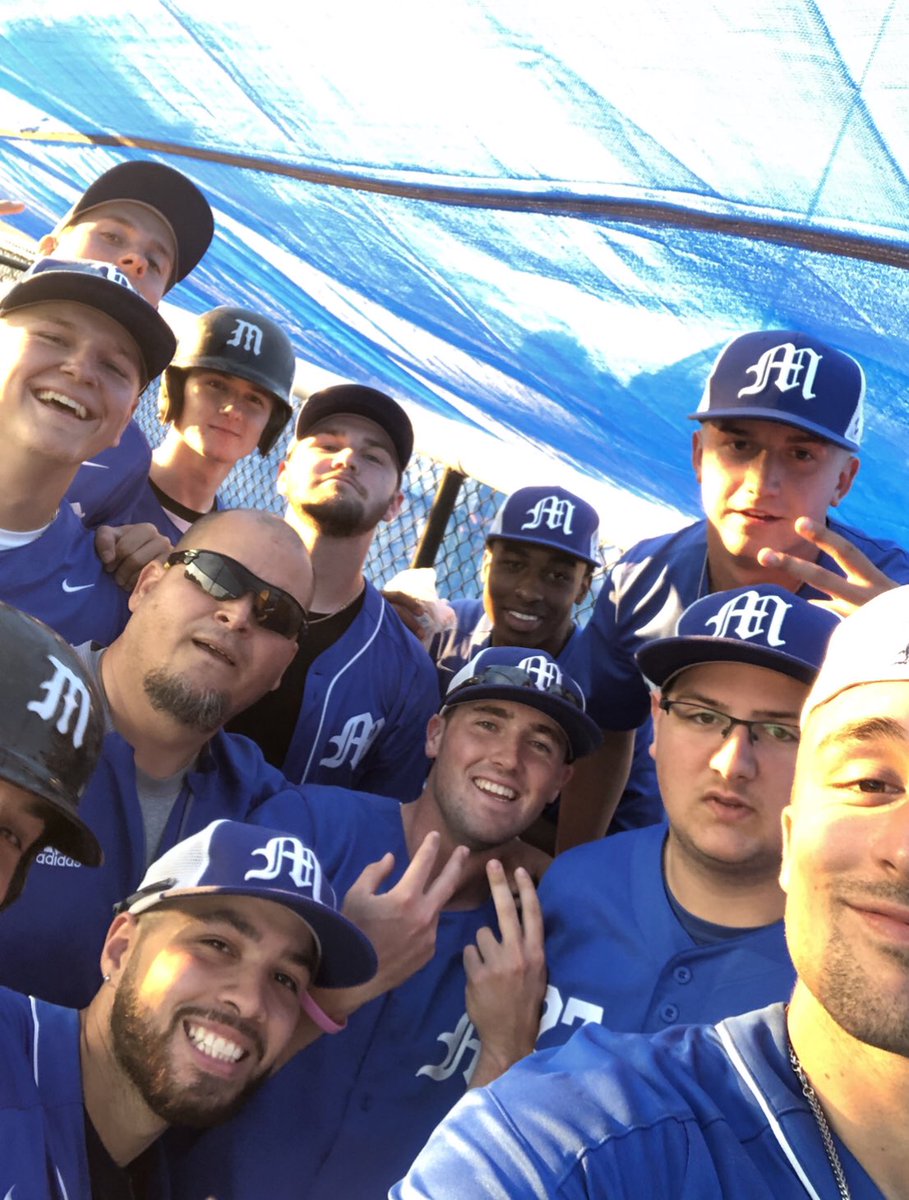SCMatrix27's tweet photo. At first it was an 8 man Wolfpack. But then our Wolfpack grew by 3. Well it was 8 of us, then we got Zim, Reardon and Higgy to make a full Wolfpack!!!! Ultimate #matrixbb #showGoDommo
Matrix 6, Union Gamers 5 https://t.co/JYZQhAqggM