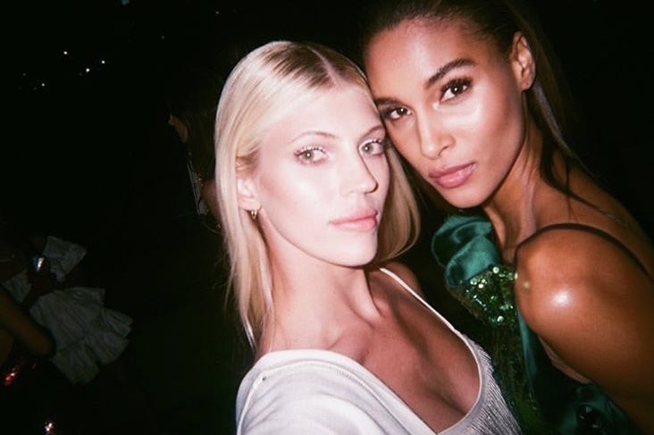 VSPINK_JPN's tweet photo. #NEW @devwindsor @OfficialCindyB, Riley Montana @JLJablonski @IamMariaBorges @NadineLeopold @TheHannahFerg for #CFDAAwards #cfda2019 in NY🗽 https://t.co/BNv1DNQVhT